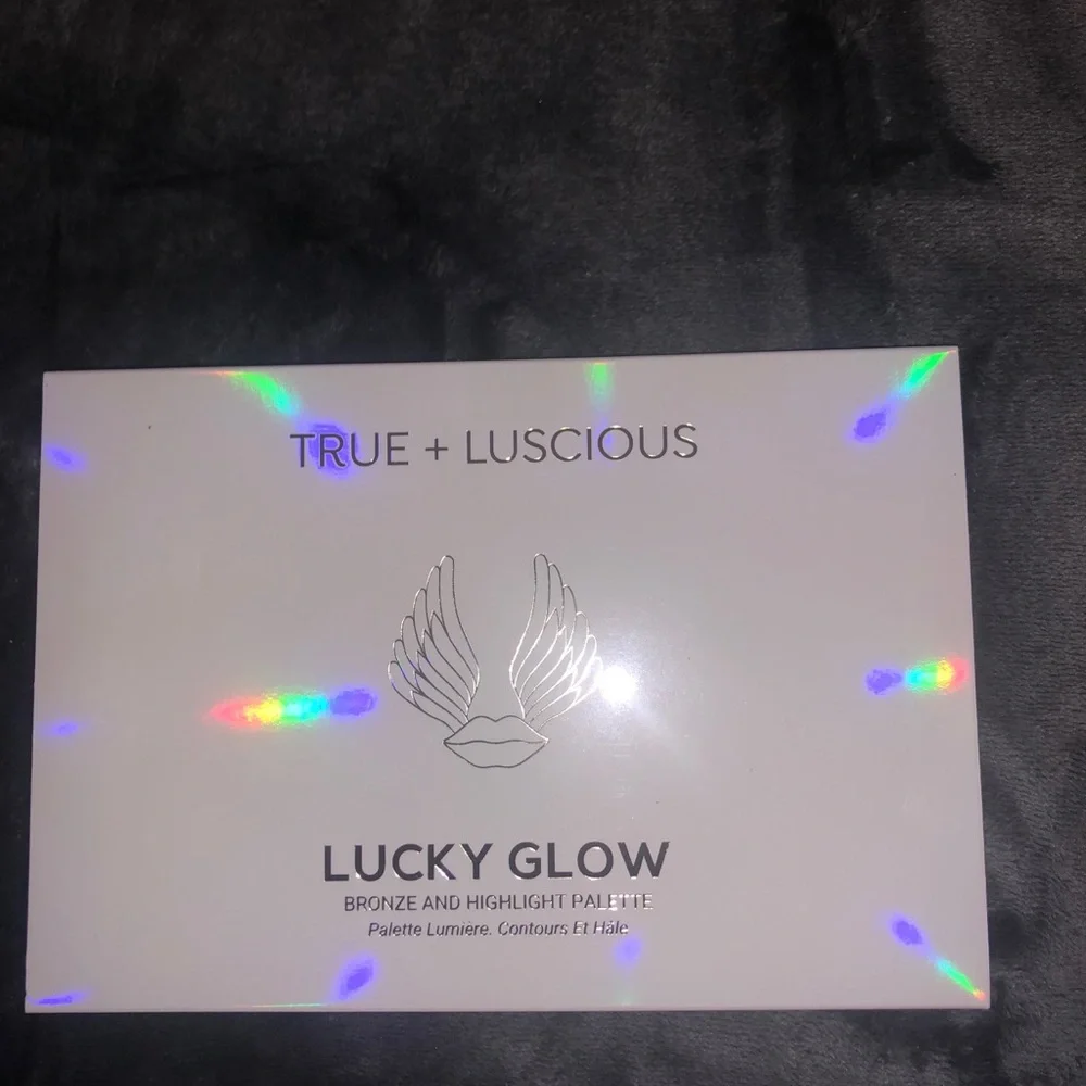 True and Luscious Palette